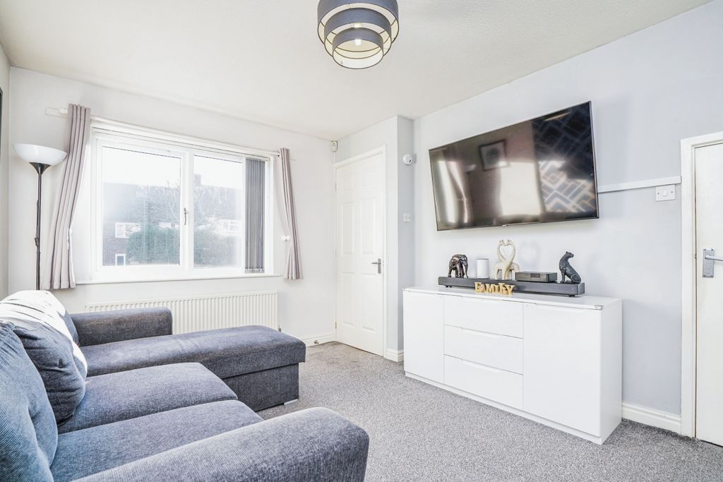 Property photo 2 of 12 Lounge