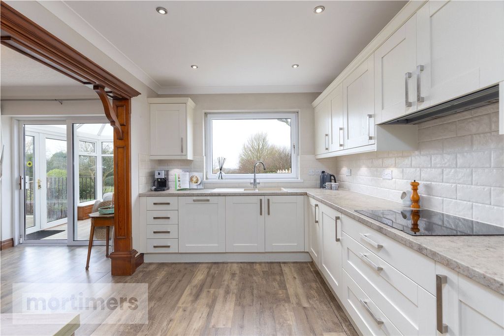 Property photo 3 of 29 Kitchen