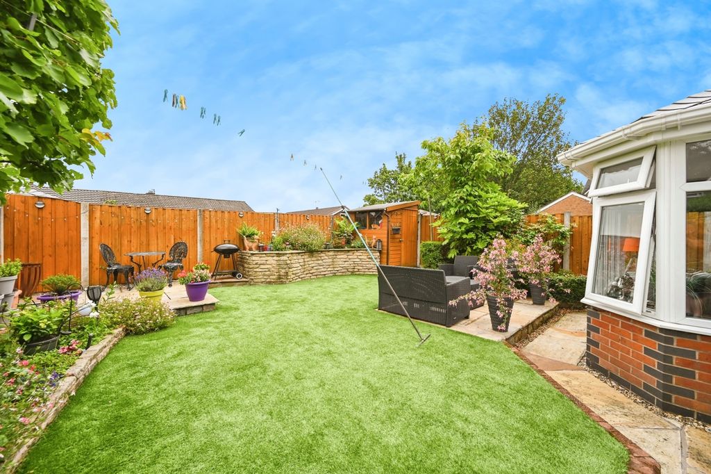 Property photo 2 of 17 Photo