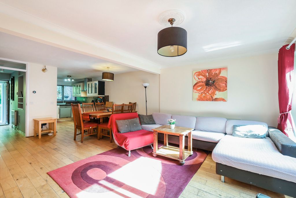 Property photo 3 of 20 Pbox-Img.Jpg