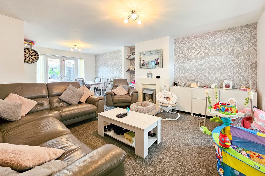 Property photo 2 of 15