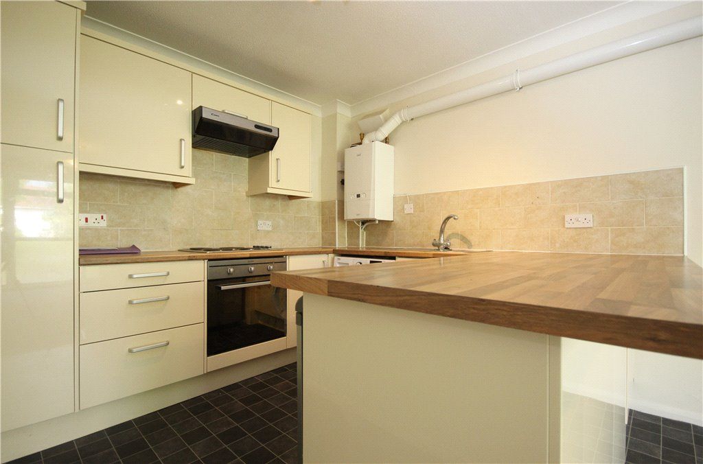 Property photo 2 of 11 Kitchen