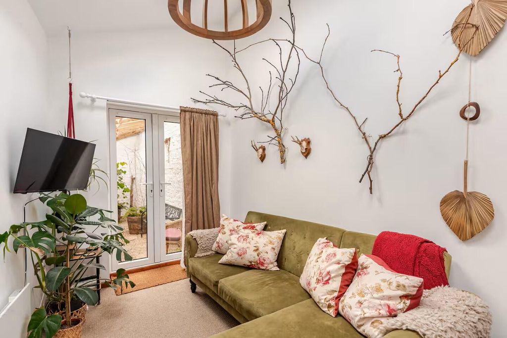 Property photo 2 of 14 Living Room