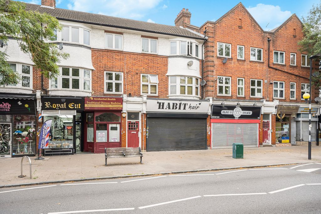 Property photo 3 of 7 Ealing Park Mansions (3)