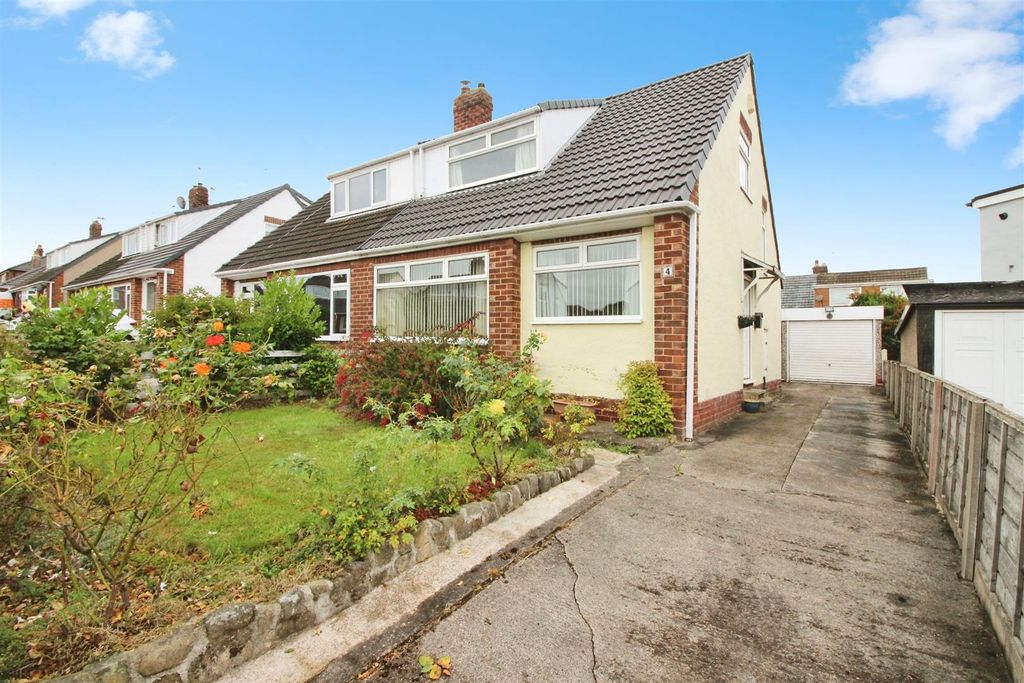 Property photo 1 of 11 Outside