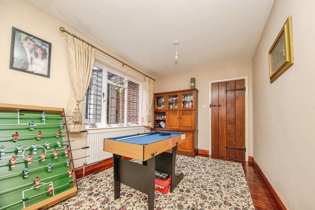 Property photo 3 of 24