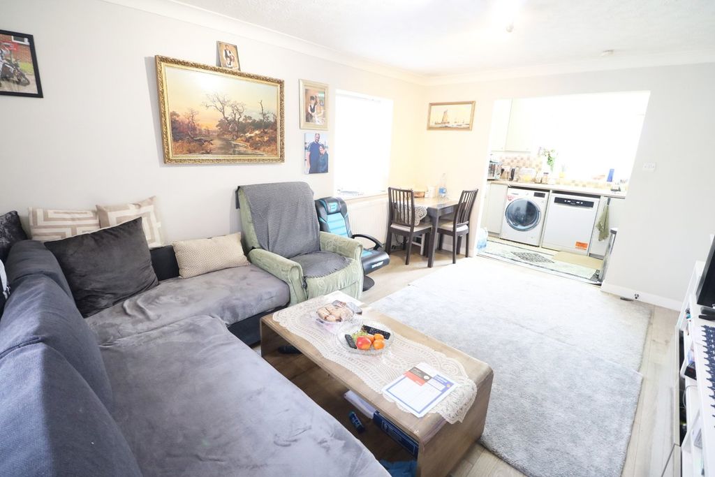 Property photo 2 of 19