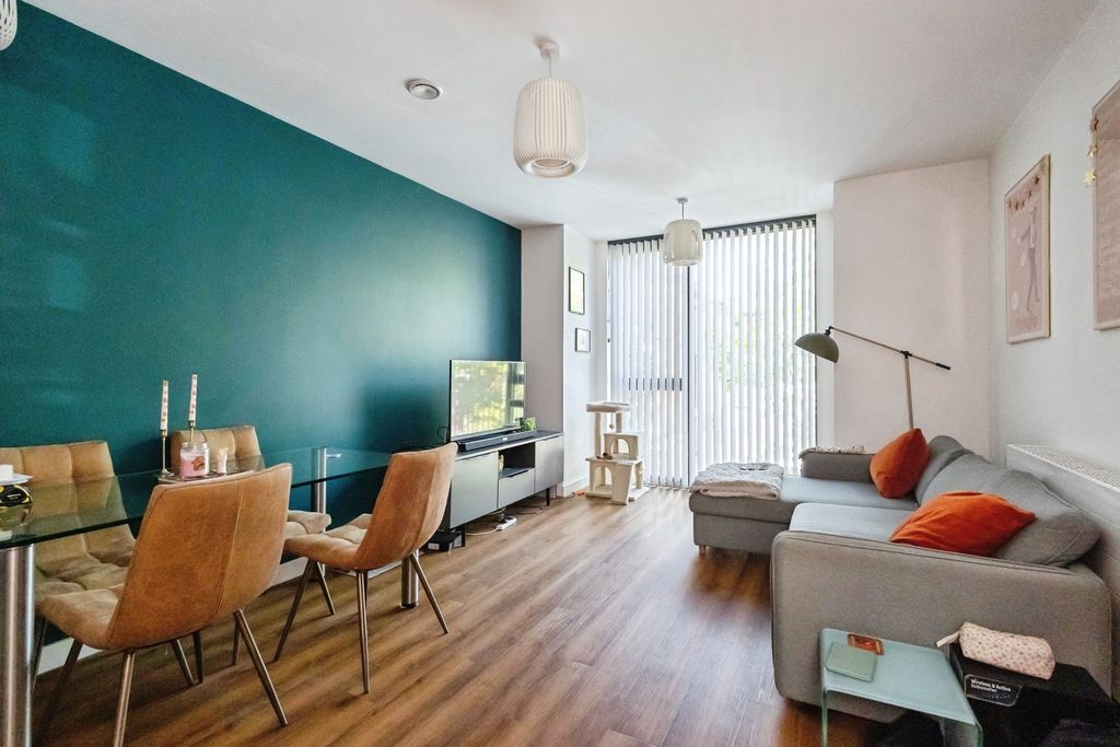 Property photo 2 of 18 Pbox-Img.Jpg