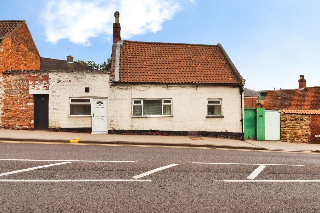 Property photo 1 of 21