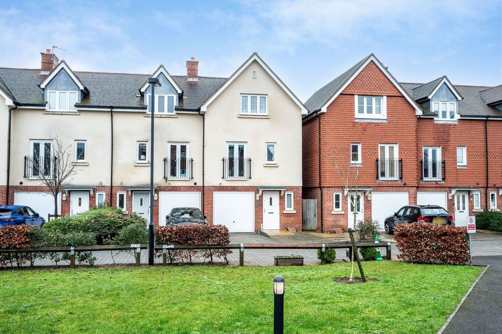 Property photo 1 of 24