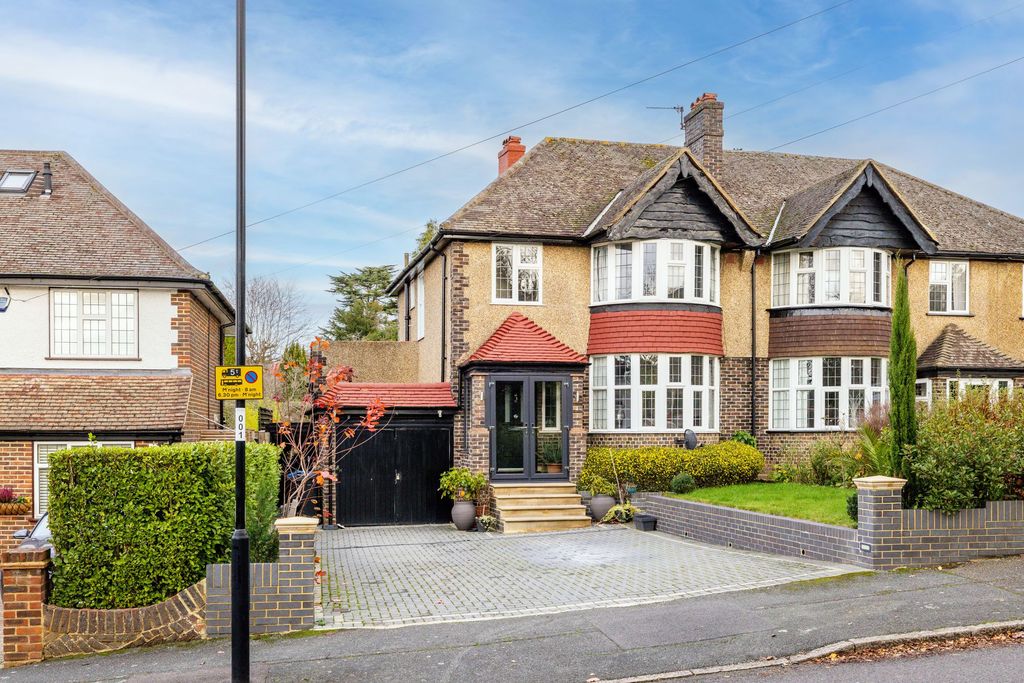 Property photo 1 of 11