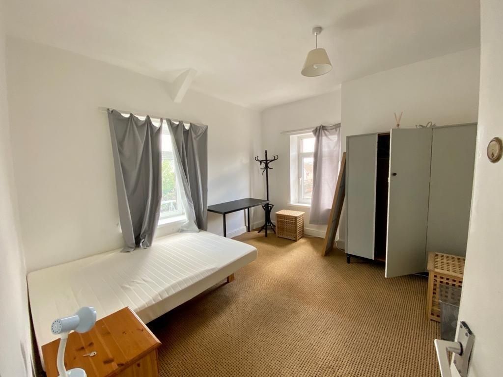Property photo 2 of 4 Spacious Bright Bedroom With Ample Storage Space...