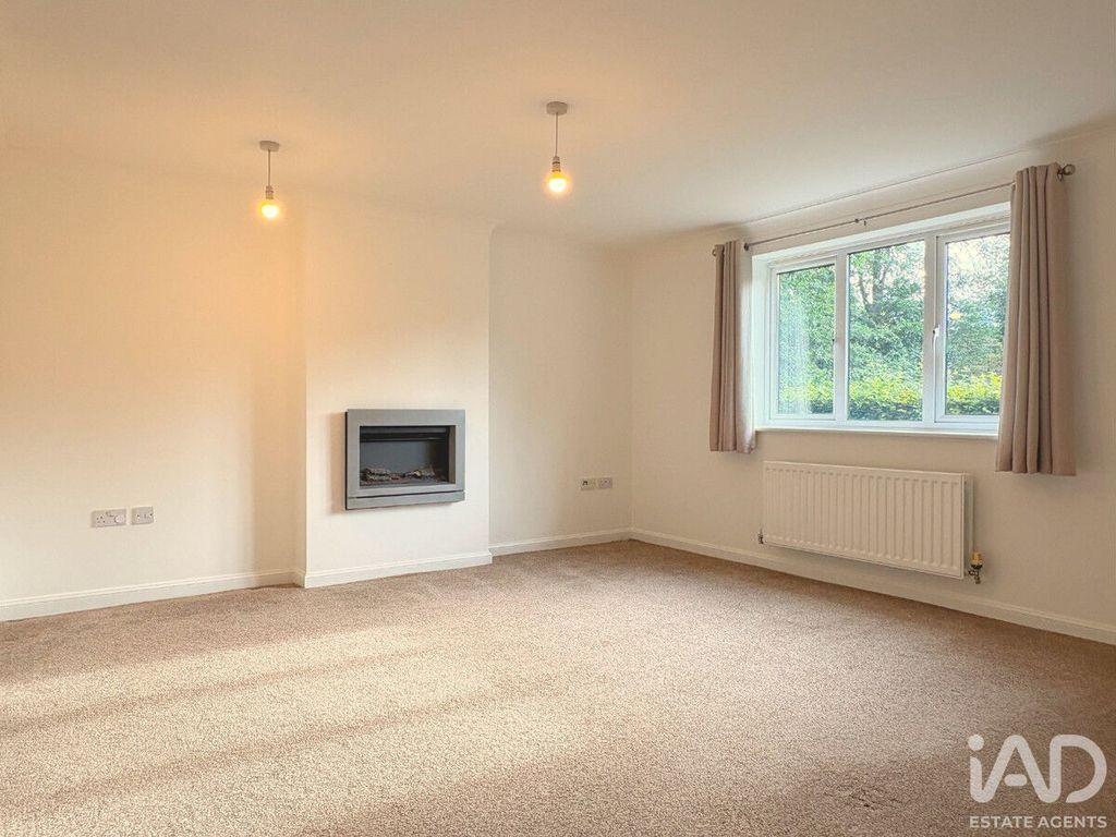 Property photo 2 of 8