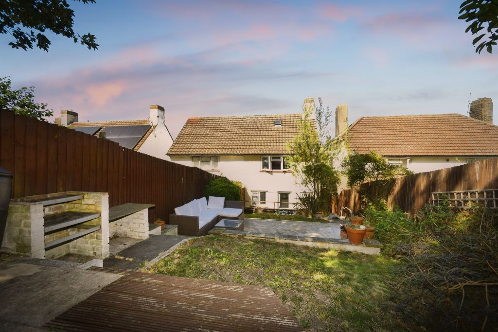 Property photo 2 of 20