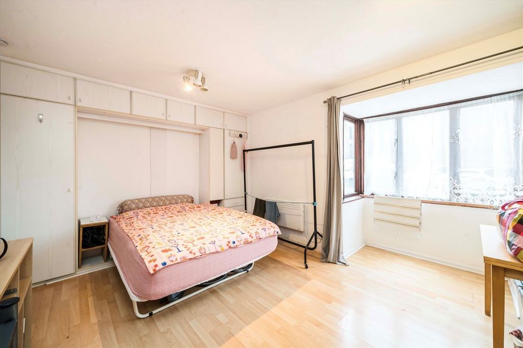 Property photo 3 of 3