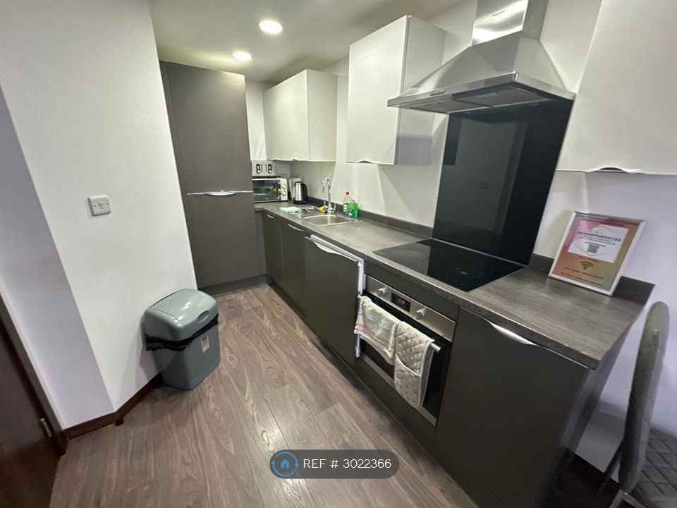 Property photo 2 of 34