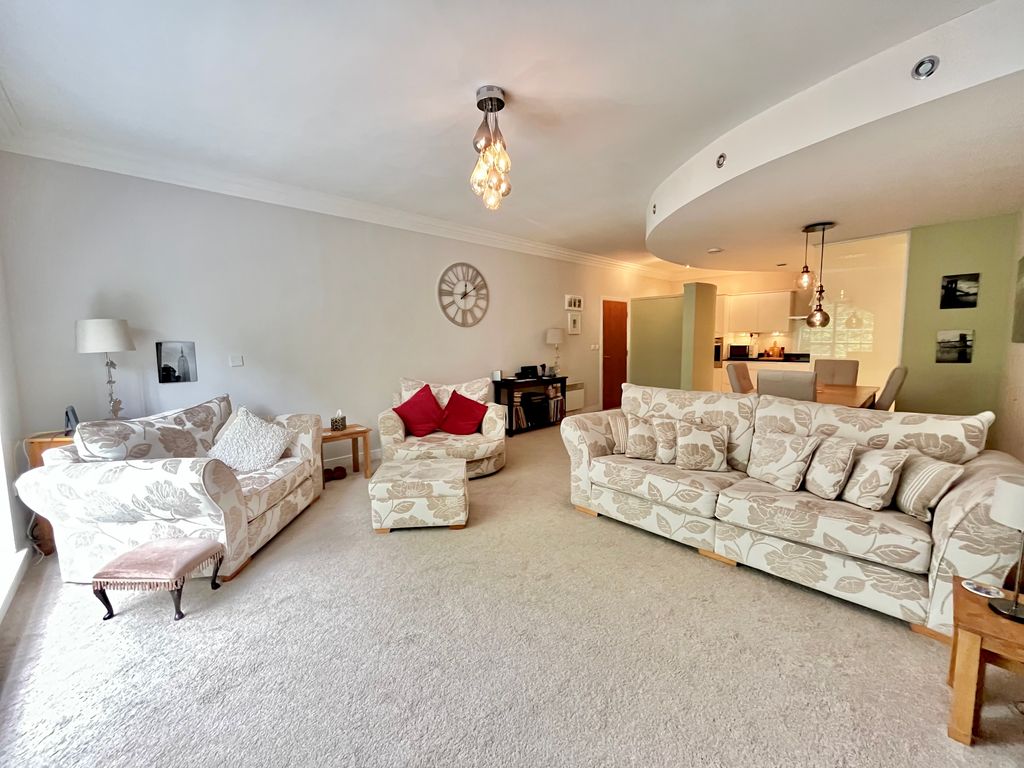 Property photo 2 of 21