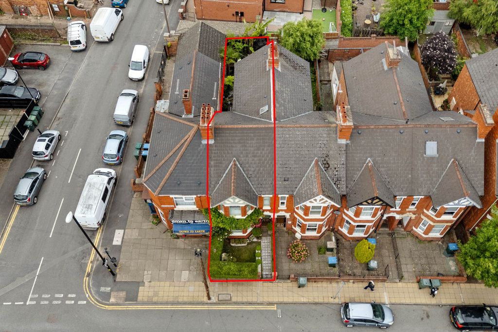 Property photo 2 of 27