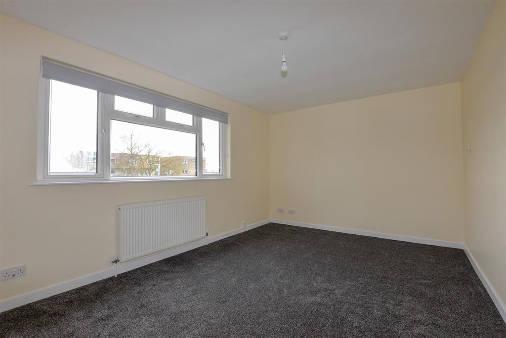 Property photo 3 of 12 Living Room 1.Jpg