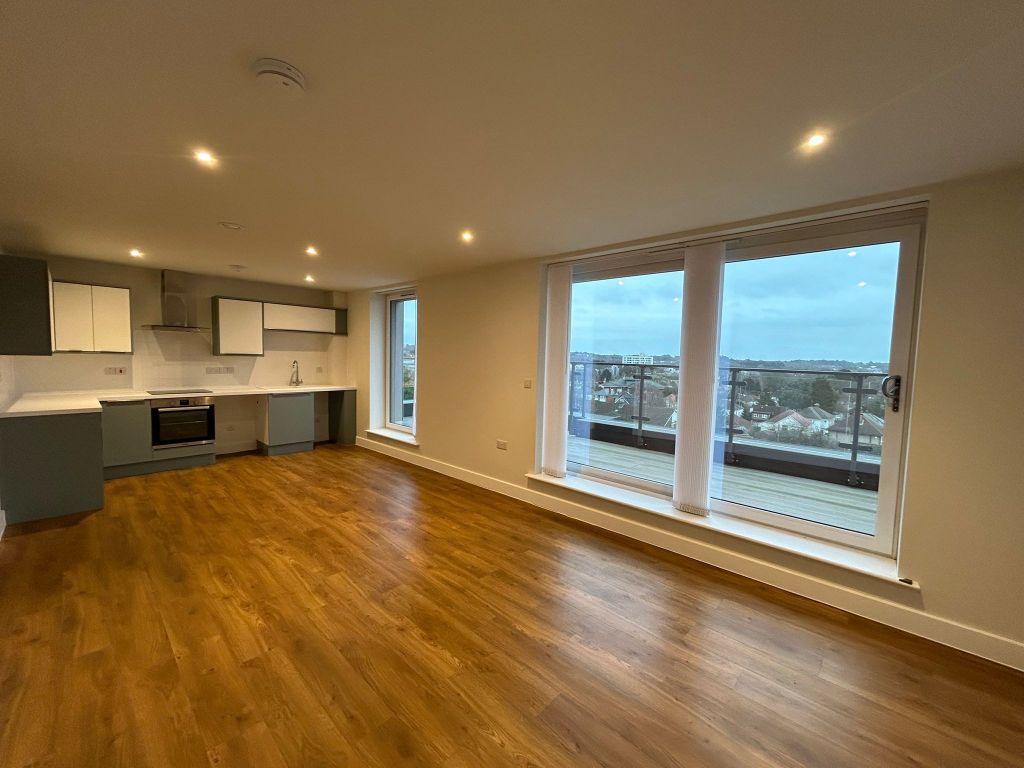 Property photo 2 of 12 Kitchen Lounge