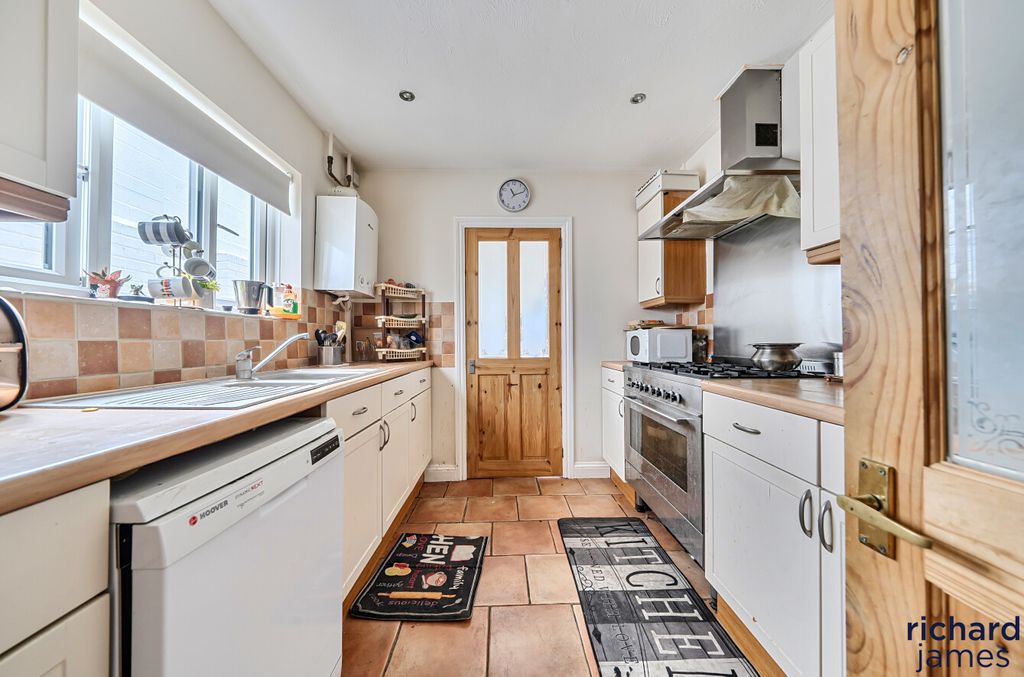 Property photo 3 of 11 98B86Fa5Be884B849Fe78B5d0075Ea57