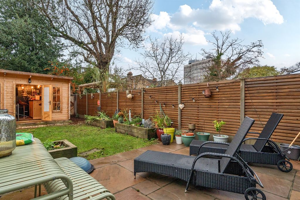 Property photo 2 of 11