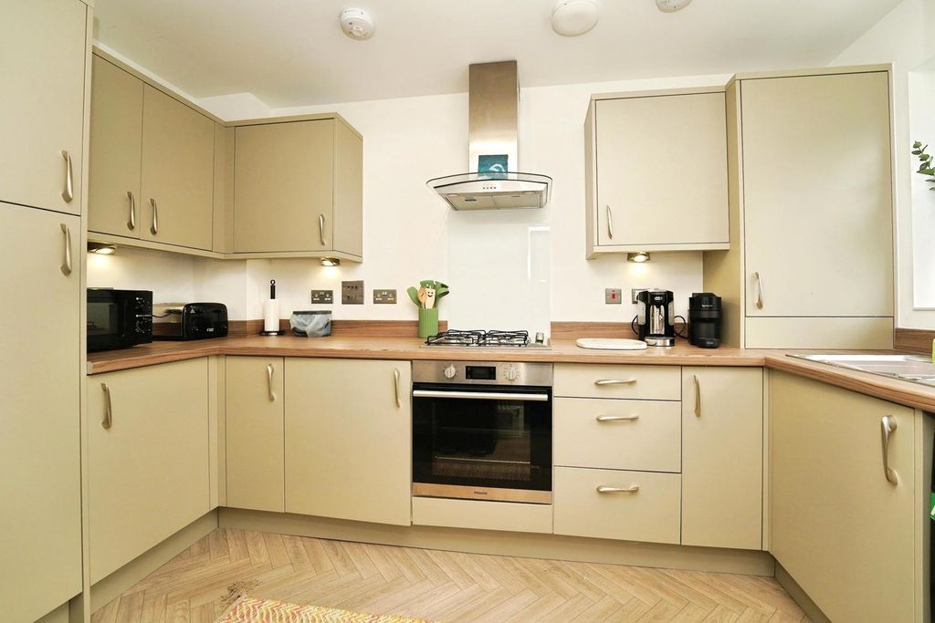 Property photo 2 of 16 Pbox-Img.Jpg
