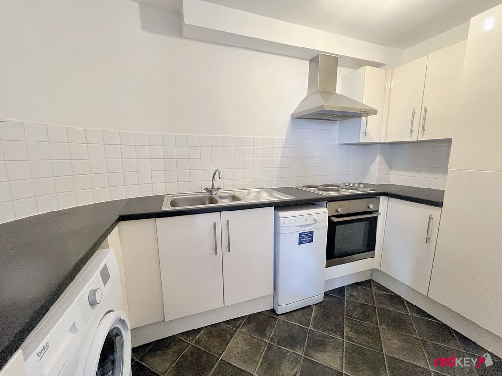 Property photo 3 of 5 Kitchen