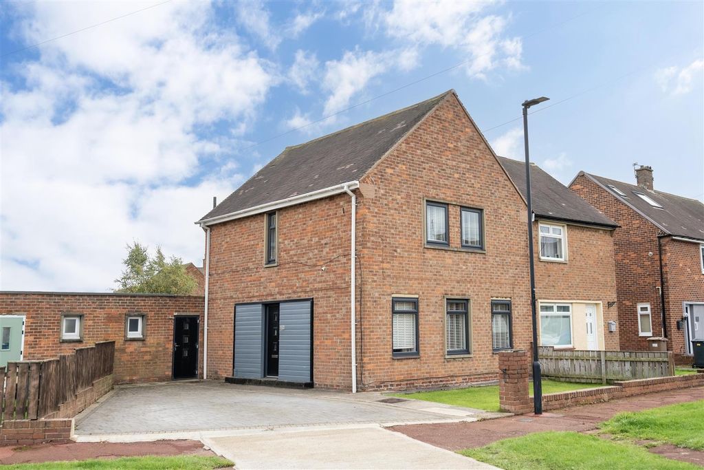 Property photo 1 of 8 External