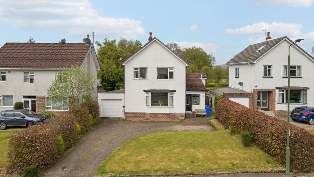 Property photo 2 of 46