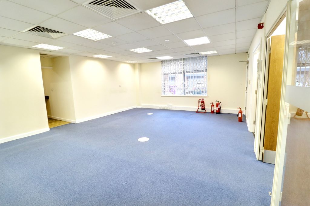 Property photo 3 of 8 Img_7334