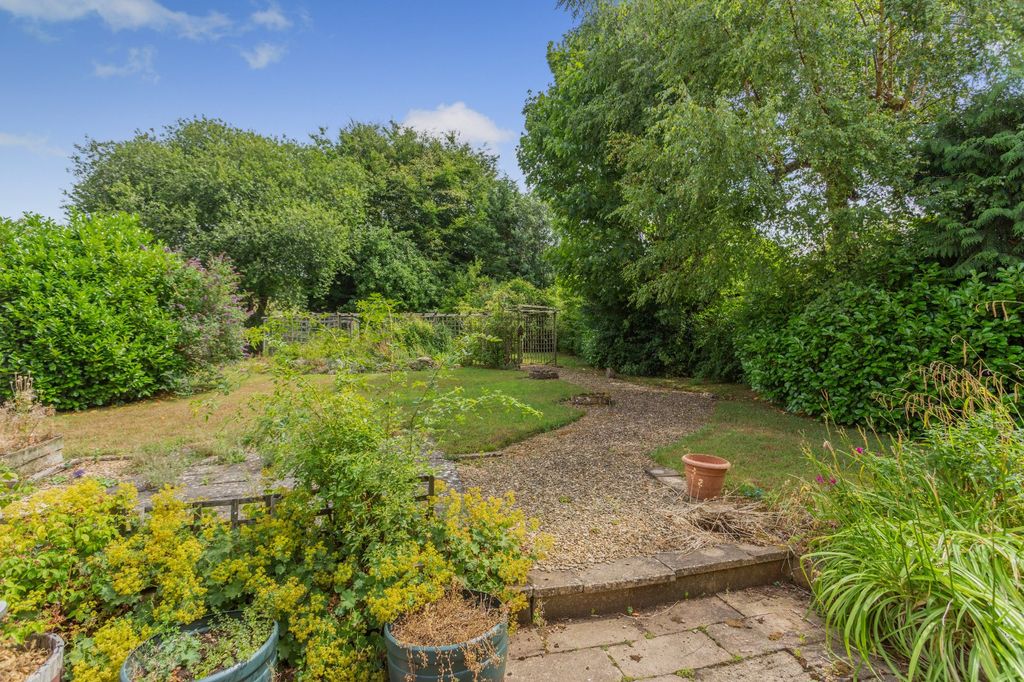 Property photo 2 of 19 Picture No. 14