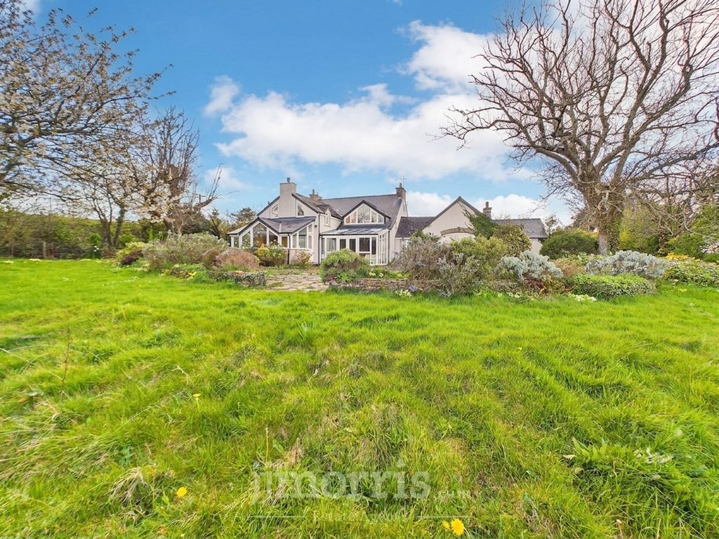 Property photo 2 of 64