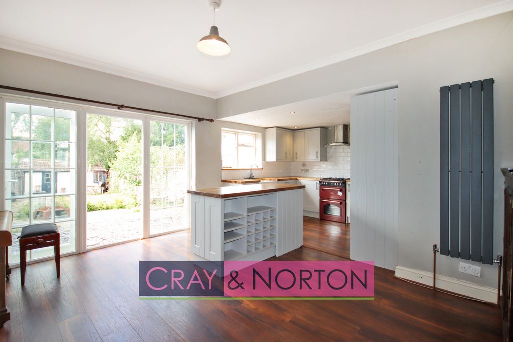 Property photo 3 of 15 Photo 5