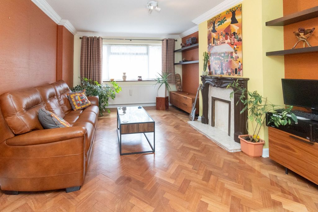 Property photo 1 of 6
