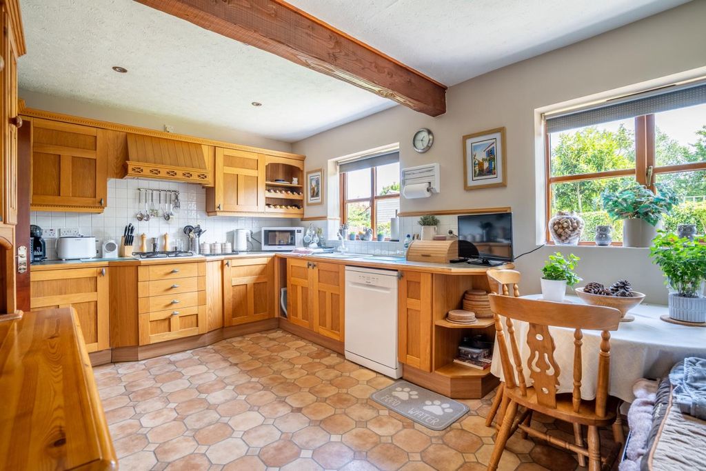 Property photo 2 of 11 Fc-5.Jpg