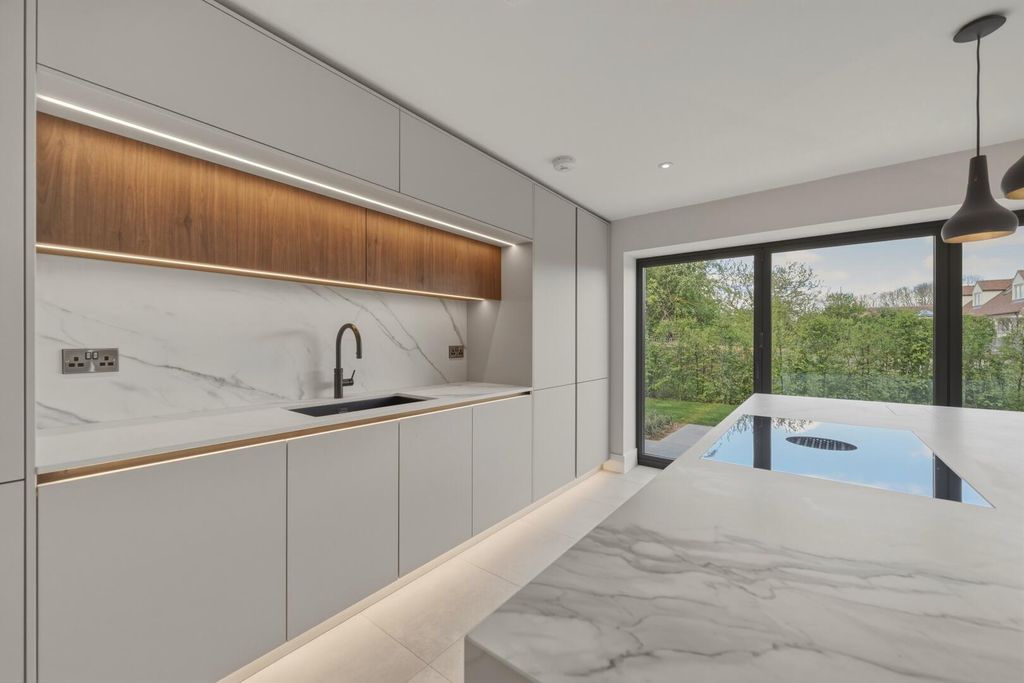 Additional image 8 of 5 bed detached house for saleMain Road, Plumtree NG12