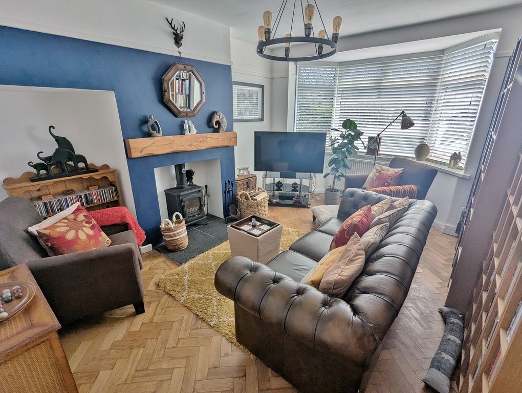 Property photo 2 of 17