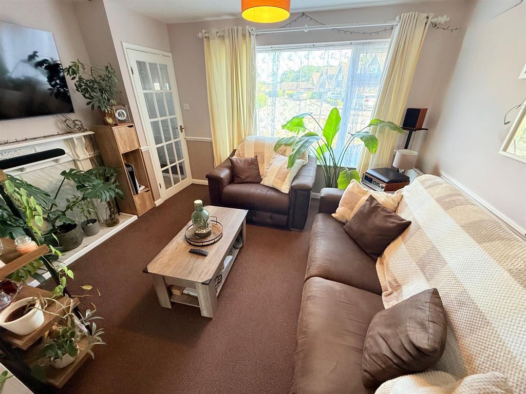 Property photo 3 of 13 Lounge 2.Jpg