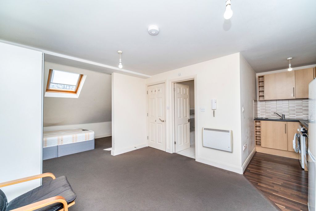 Property photo 1 of 14 Pbox-Img.Jpg