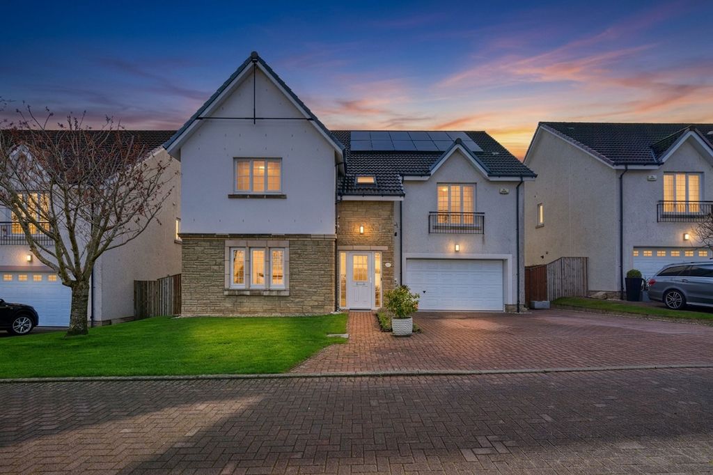 Property photo 1 of 43