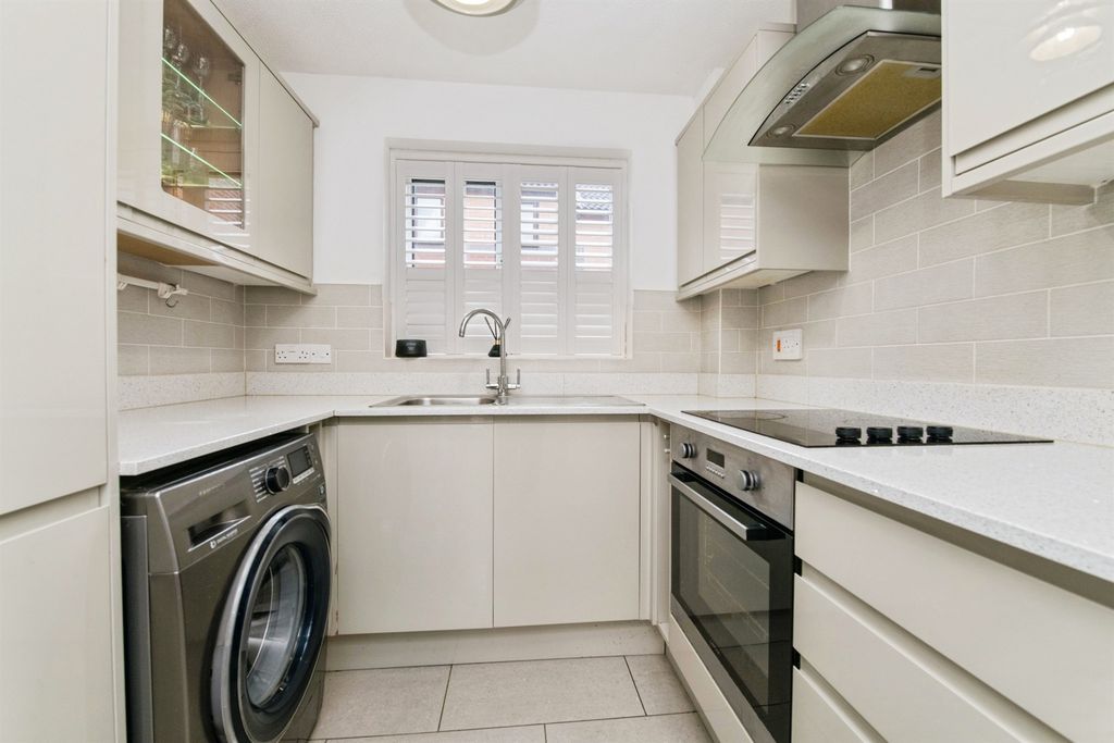 Property photo 3 of 16