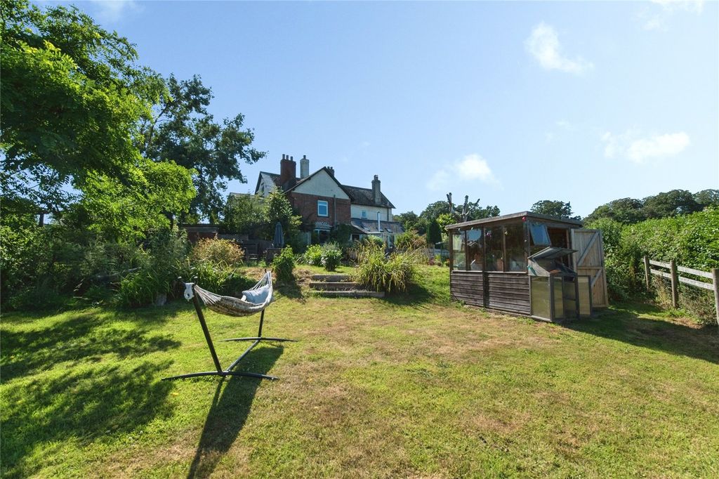 Property photo 2 of 20 Picture No. 24