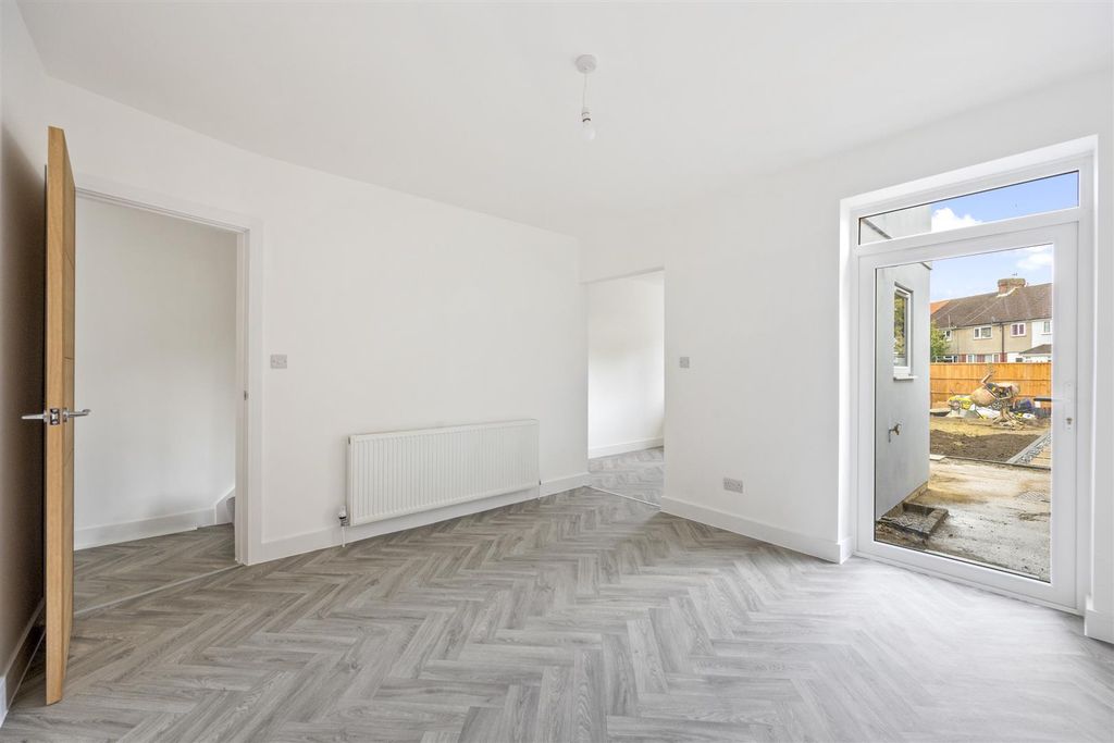 Property photo 3 of 16 Dominion Road, 136-013.Jpg