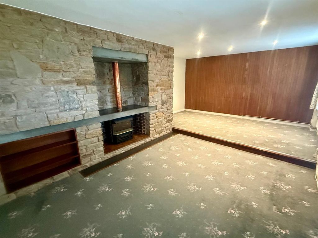 Property photo 3 of 33