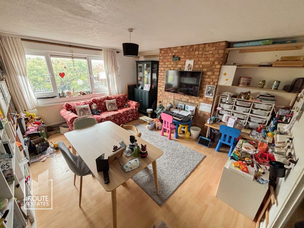 Property photo 1 of 19 Photo 11