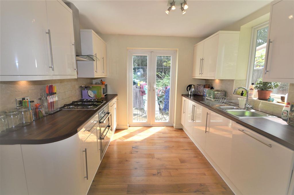 Property photo 1 of 3 Harlesden Rd Rm3