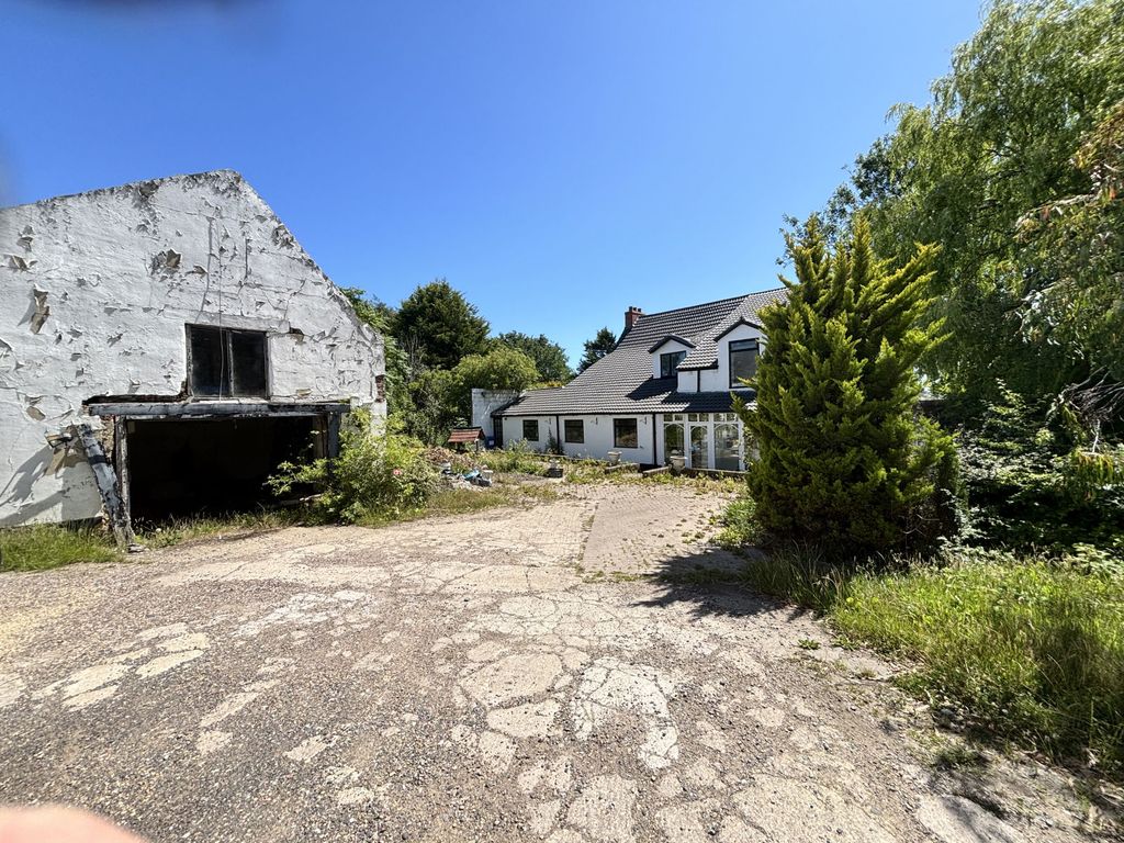 Property photo 3 of 24