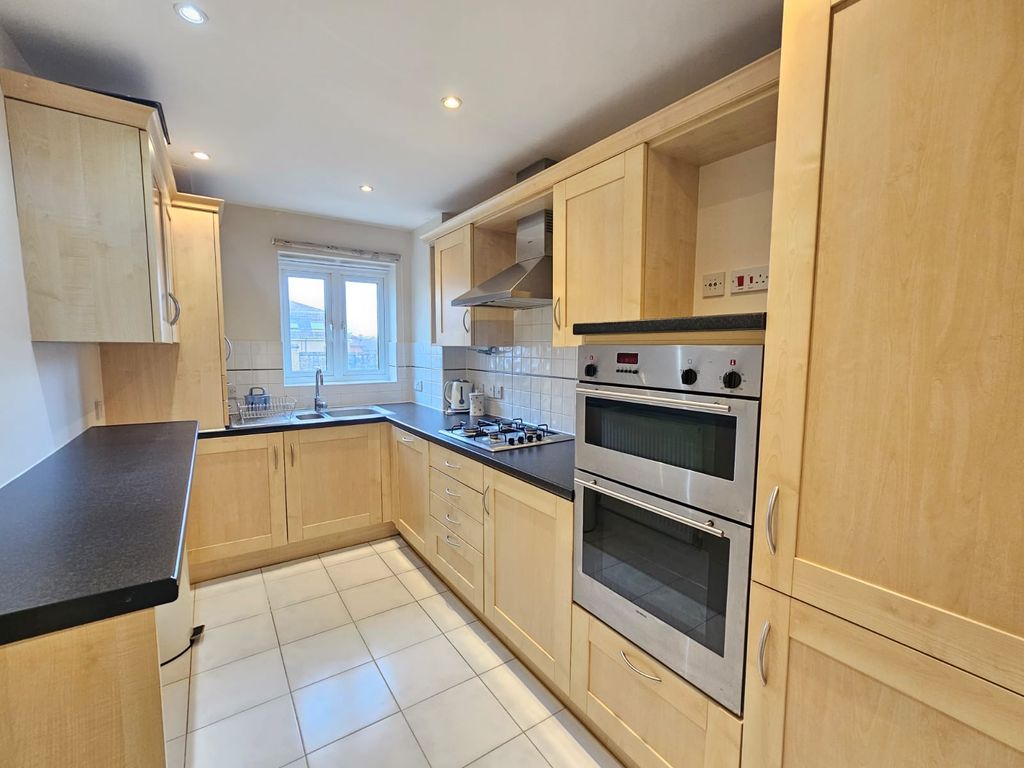 Property photo 3 of 14 Kitchen