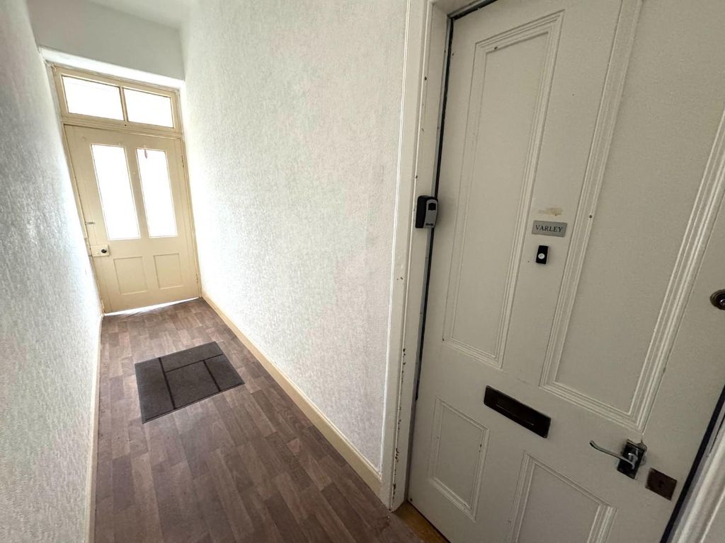 Property photo 3 of 29 Hall